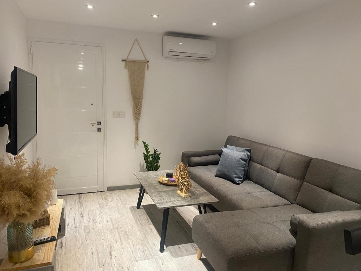 Luxury Lavender Apartment Larnaca Exterior photo