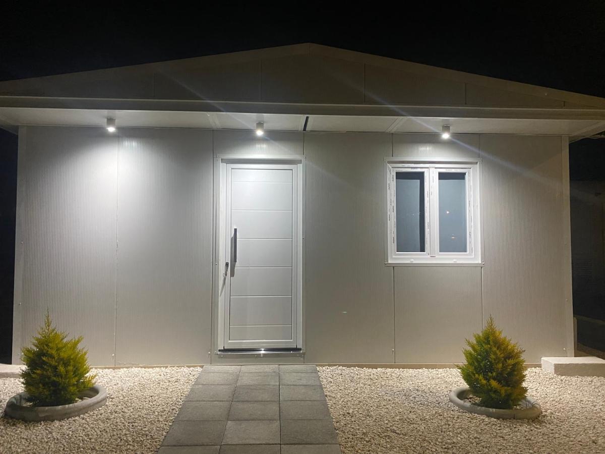 Luxury Lavender Apartment Larnaca Exterior photo