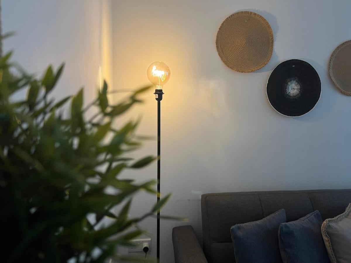 Luxury Lavender Apartment Larnaca Exterior photo
