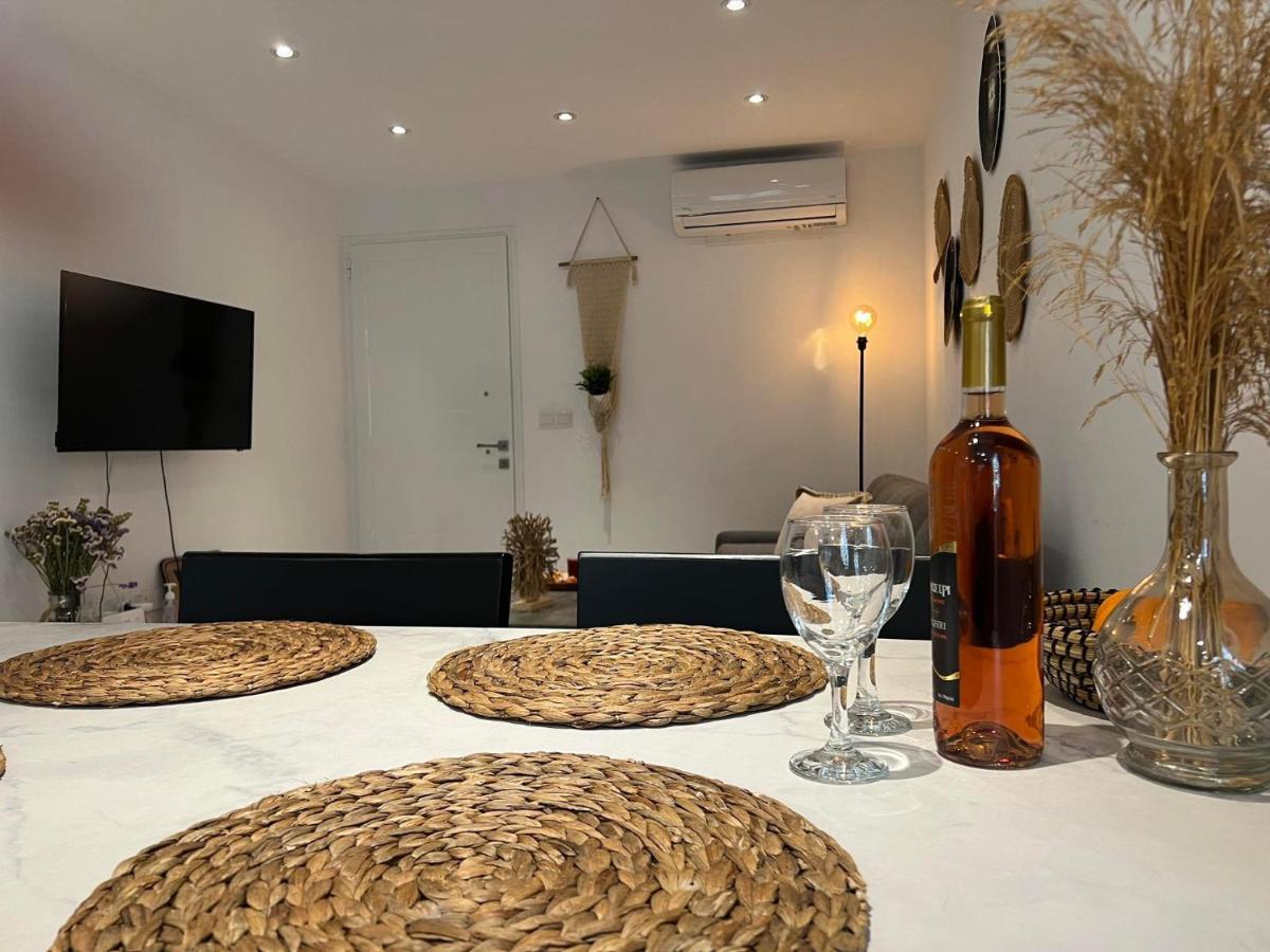 Luxury Lavender Apartment Larnaca Exterior photo